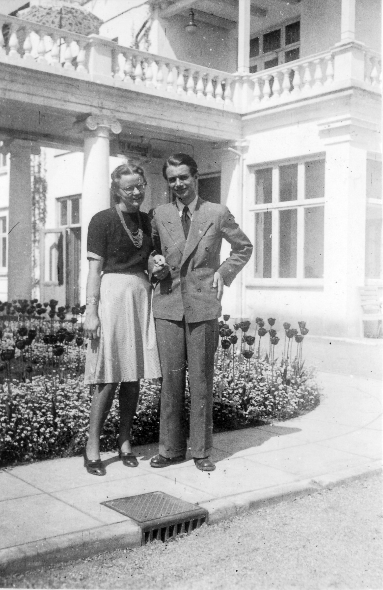 Skodsborg Sanatorium 29-5-1944. Lilly og Aage